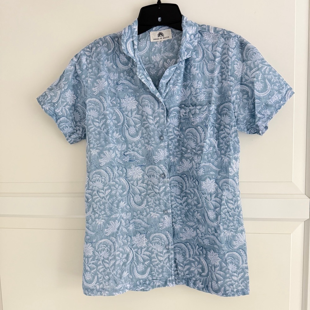 Indigo by Boutin Blue Floral Button Down Shirt Size Small 41372